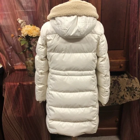 Coach luxury women’s cream long puffer jacket- NWOT- Size Large - Picture 3 of 10
